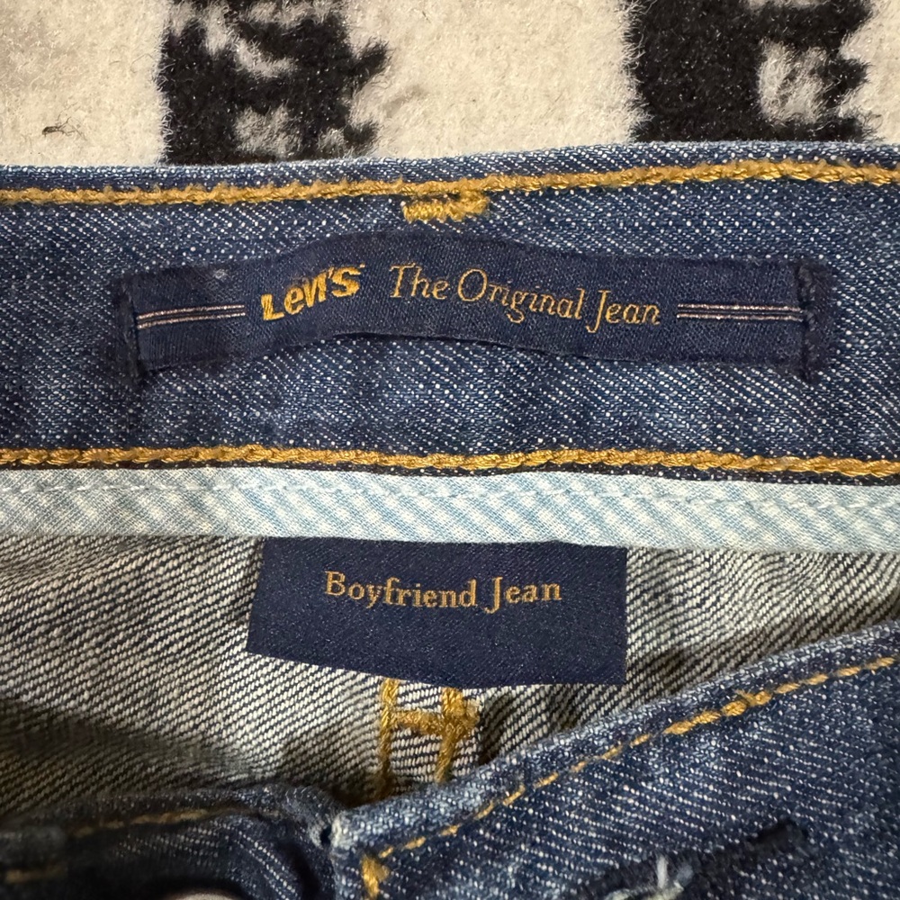 Levi's petite Blue Boyfriend Jeans - Picture 3 of 5